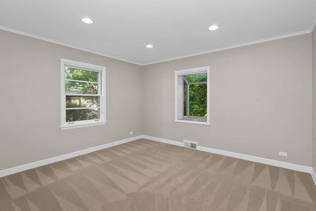 Photo of 807 Surrey Lane