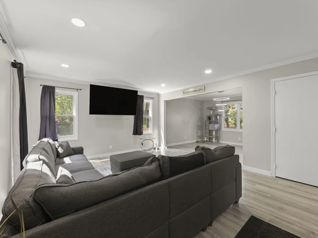 Photo of 972 Westgate Drive