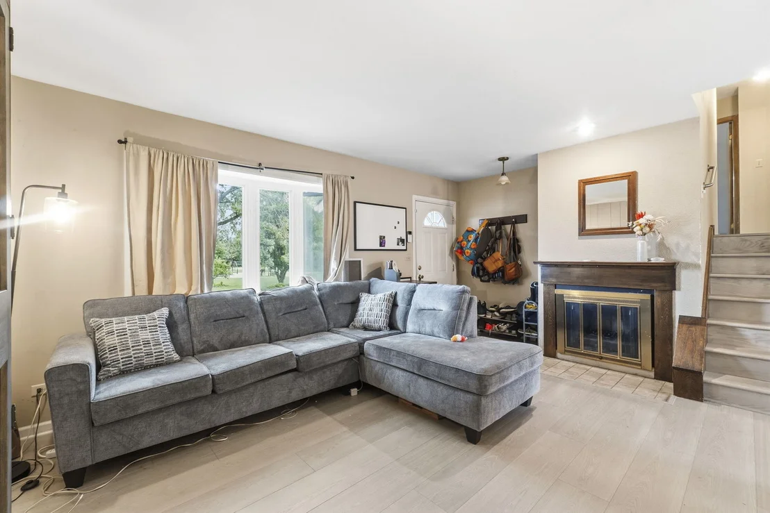 Photo of 863 Poplar Lane