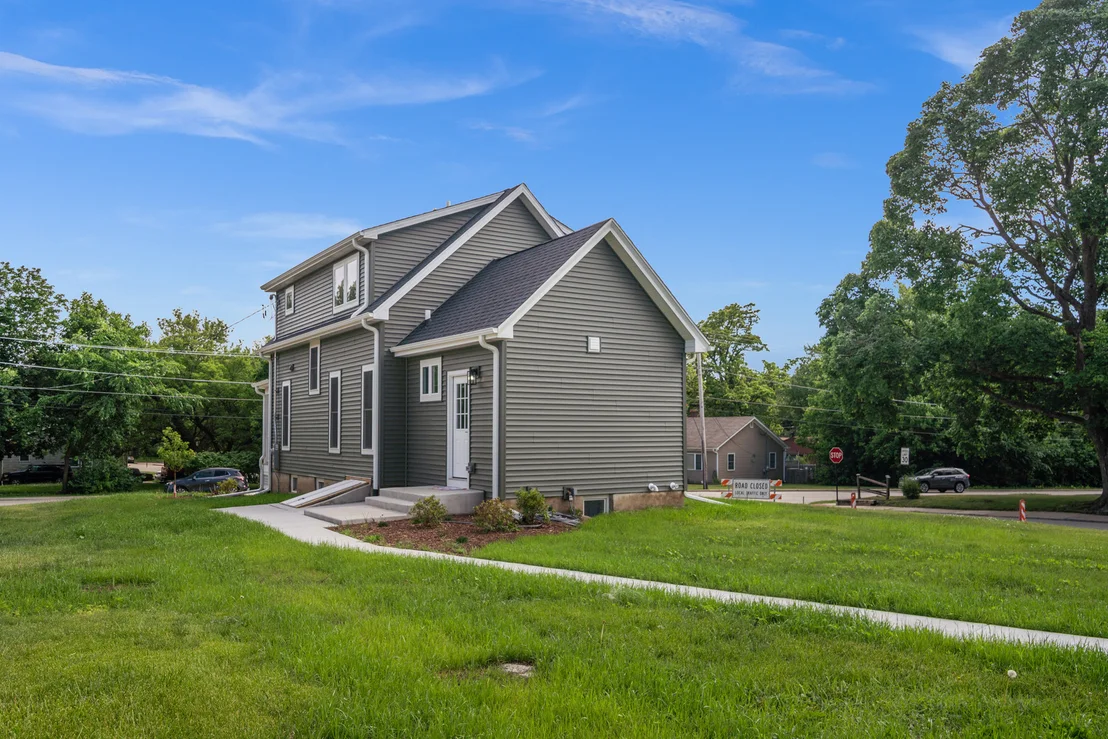 Photo of 790 Wing Street