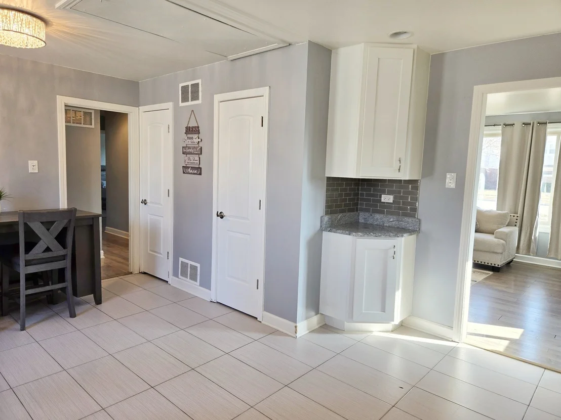 Photo of 980 W Grant Drive
