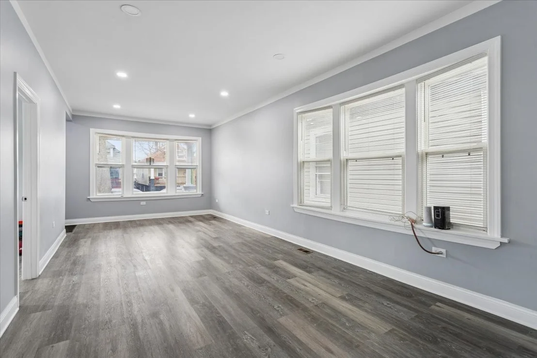 Photo of 1509 W 72nd Place