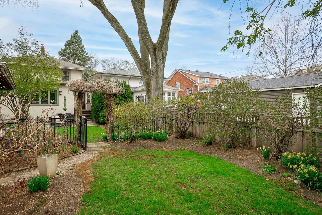 Photo of 735 Clinton Place