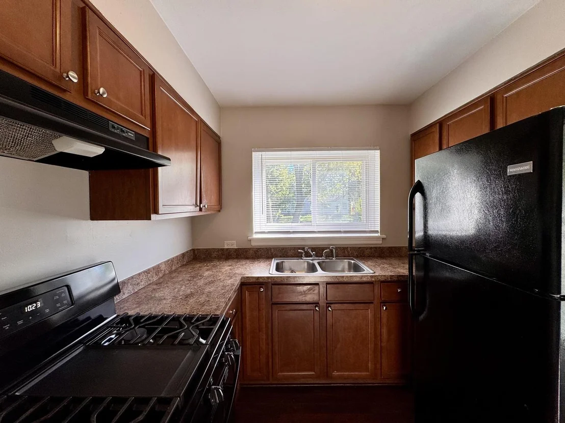 Photo of 16727 Head Avenue