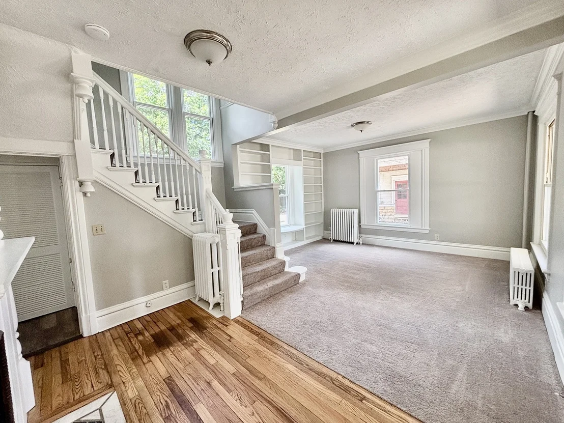 Photo of 910 N State Street