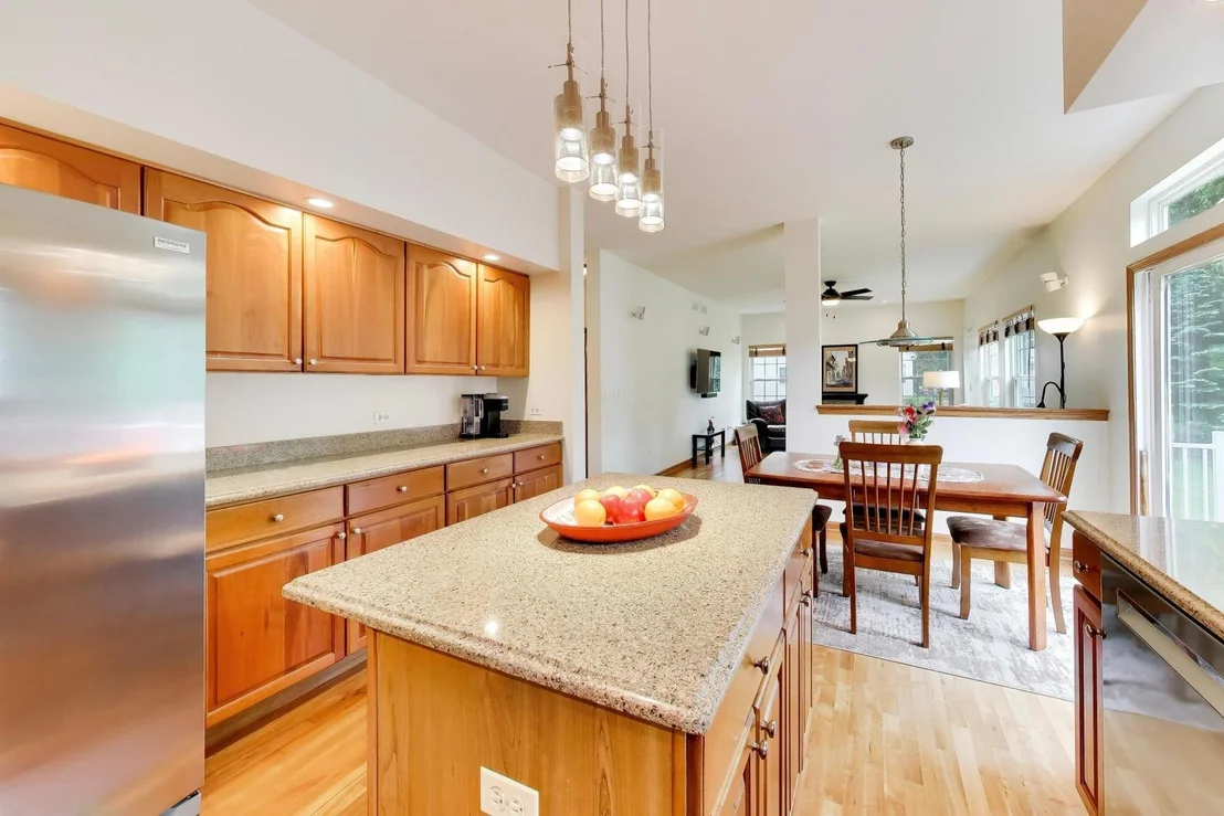 Photo of 435 Oak Grove Circle
