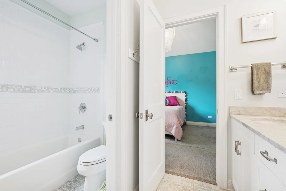 Photo of 1159 Chatfield Road