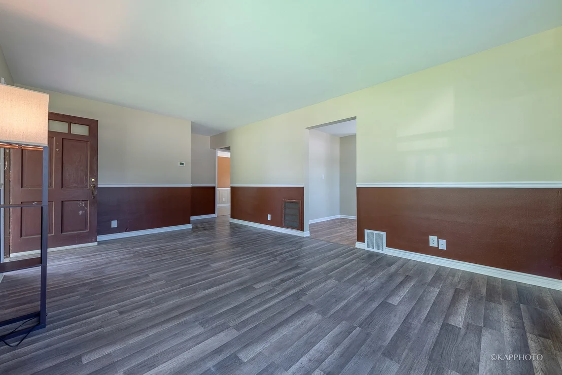 Photo of 40 W 36th Place