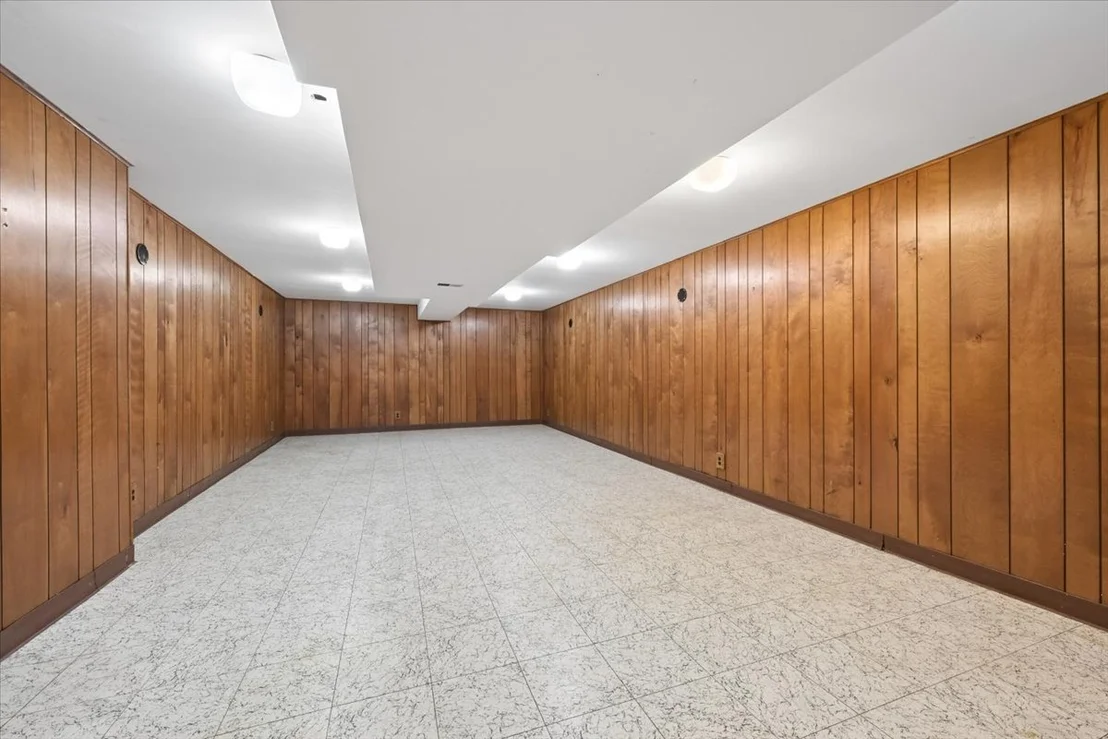 Photo of 937 Sutton Drive
