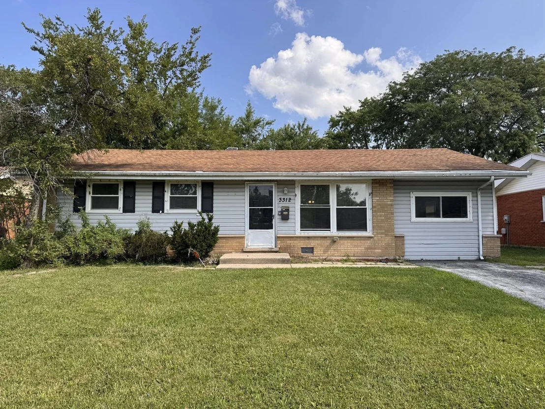 Photo of 3312 Maple Lane