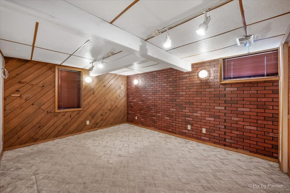 Photo of 2409 Grove Lane