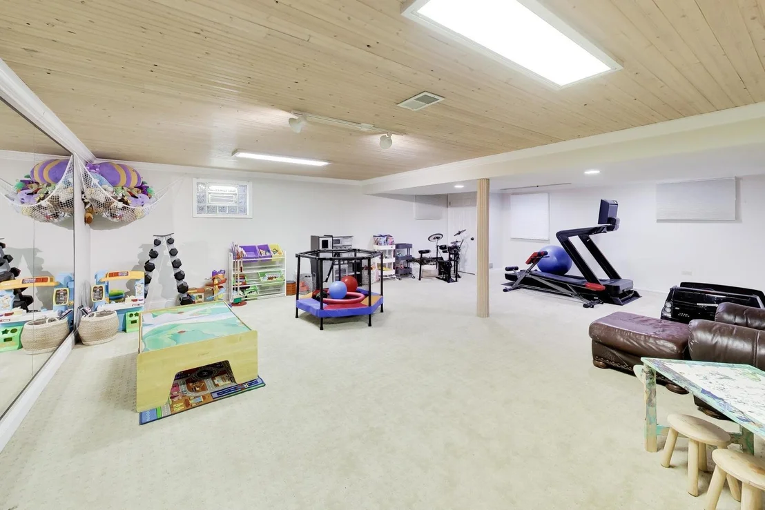 Photo of 1310 W Hampton Place