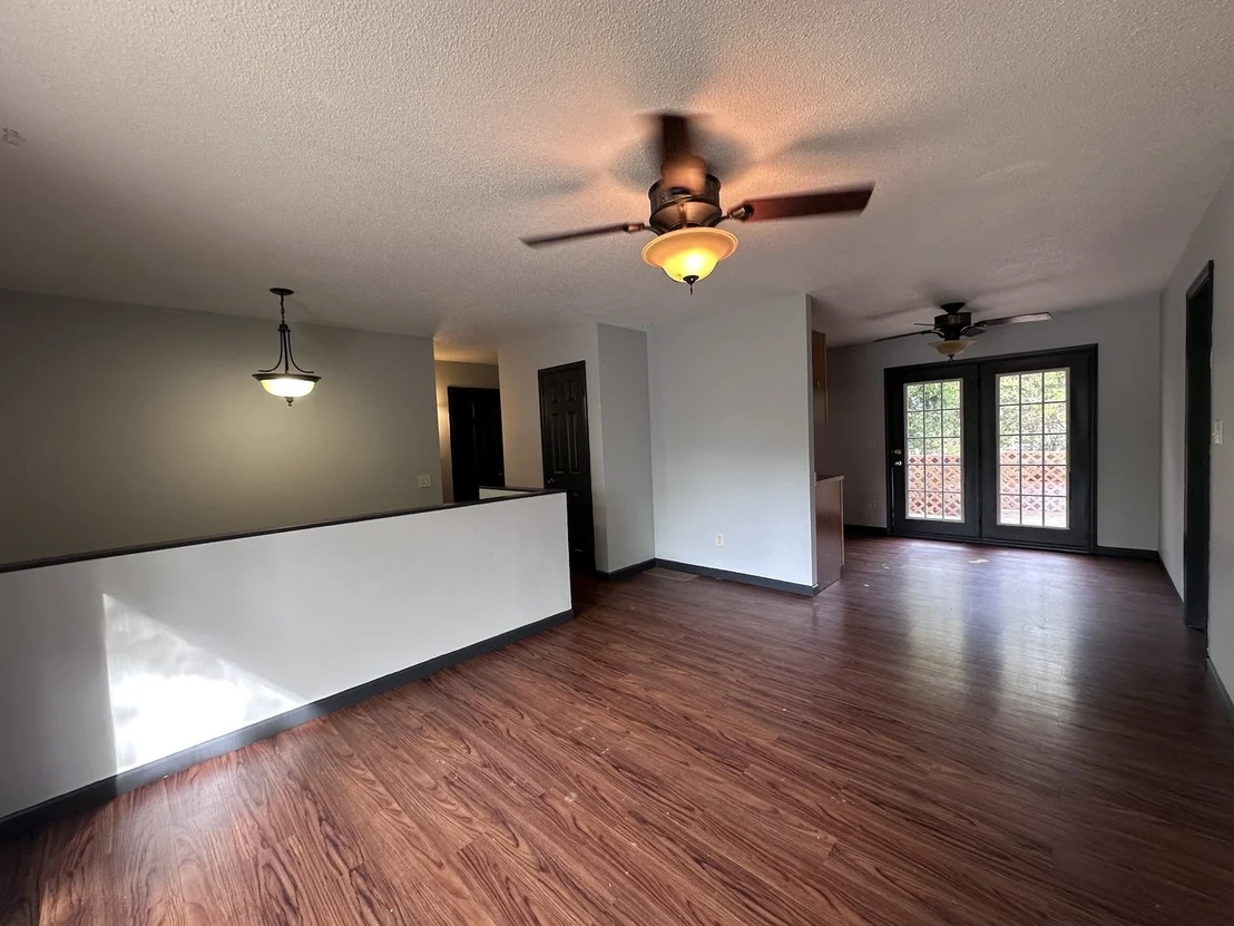 Photo of 909 Sunset Ridge
