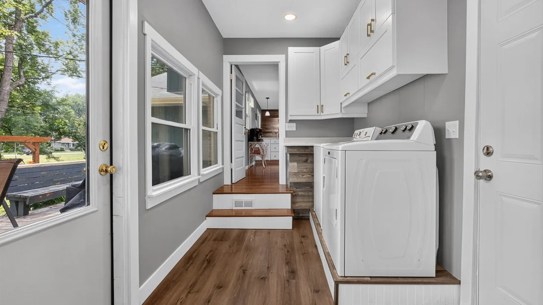 Photo of 1402 Maplewood Drive