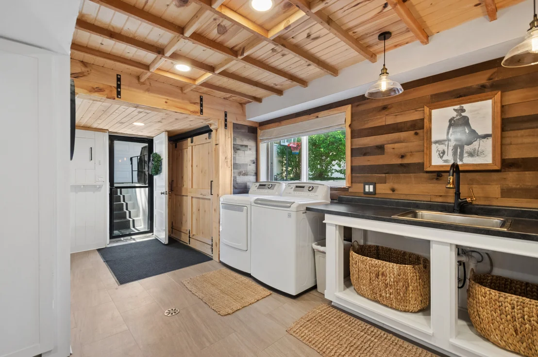 Photo of 576 Bedford Lane
