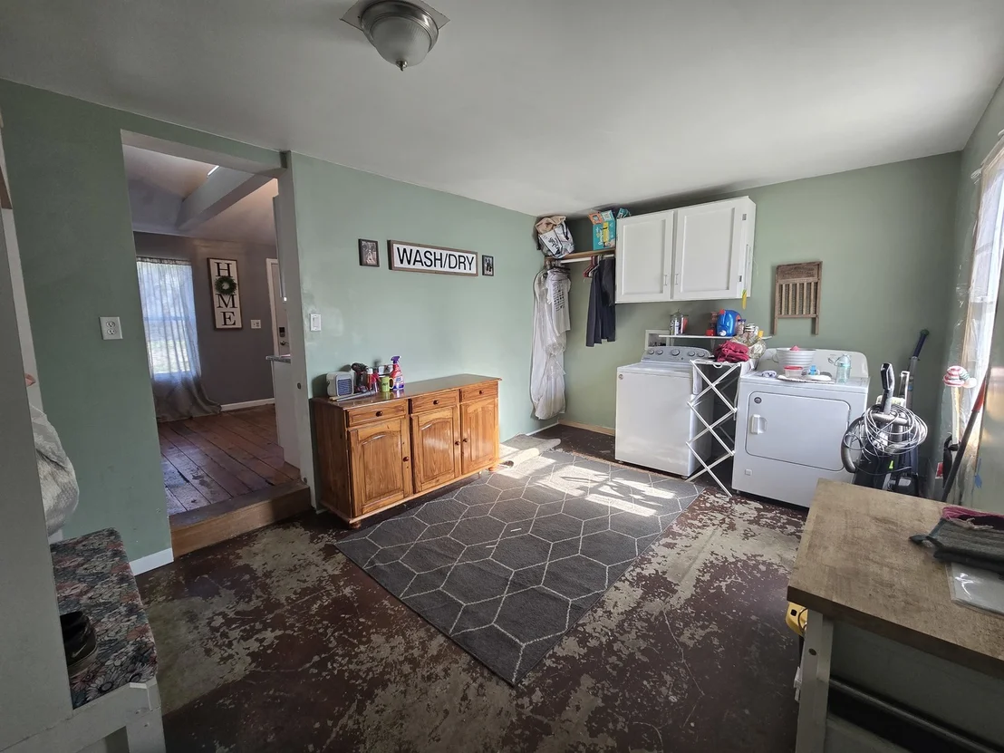 Photo of 732 W 2ND Street
