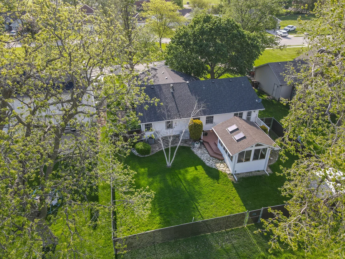 Photo of 671 Diversatech Drive N