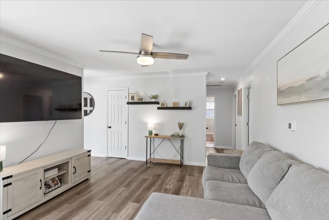 Photo of 1806 Hazelwood Drive