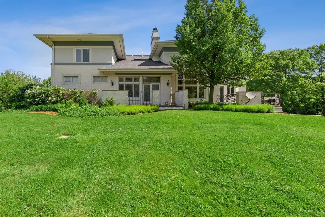 Photo of 4 ROUNDSTONE Lane