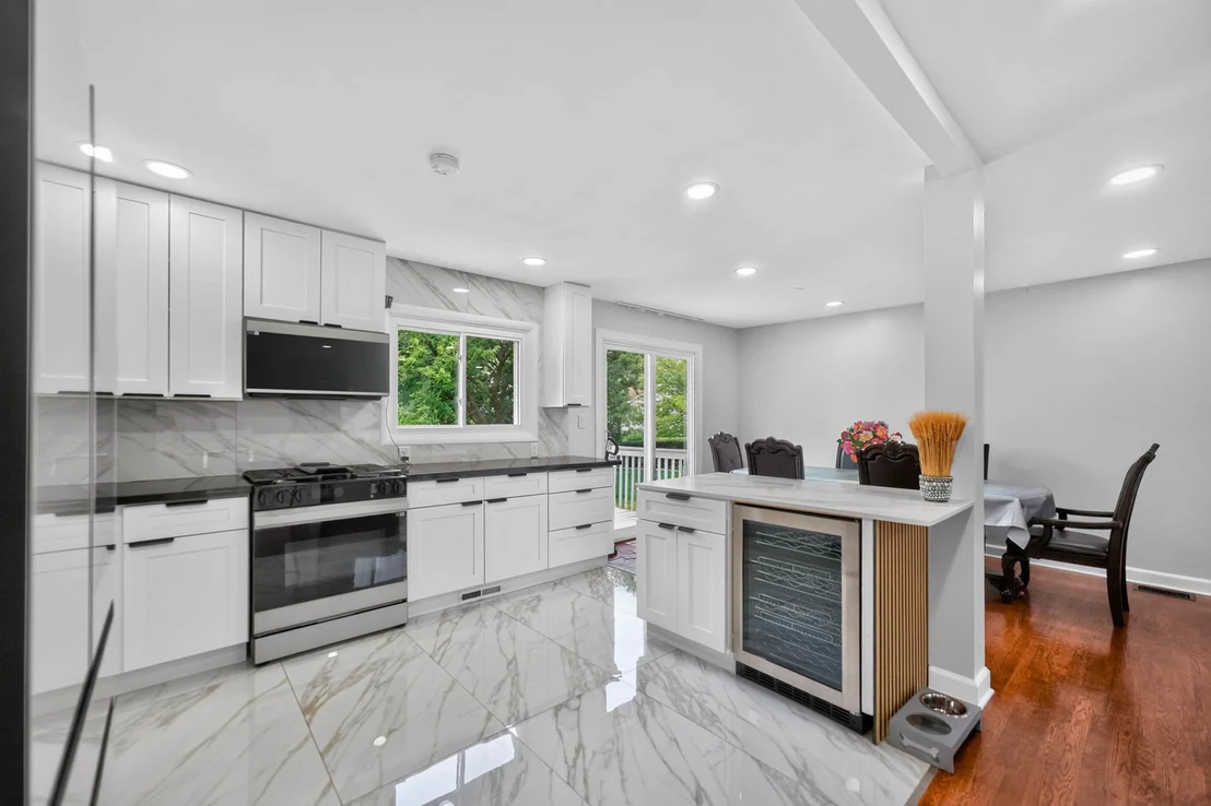 Photo of 535 Edgemont Lane