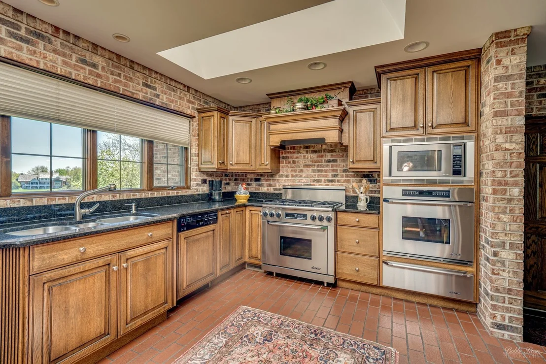 Photo of 1825 CLOVER Drive