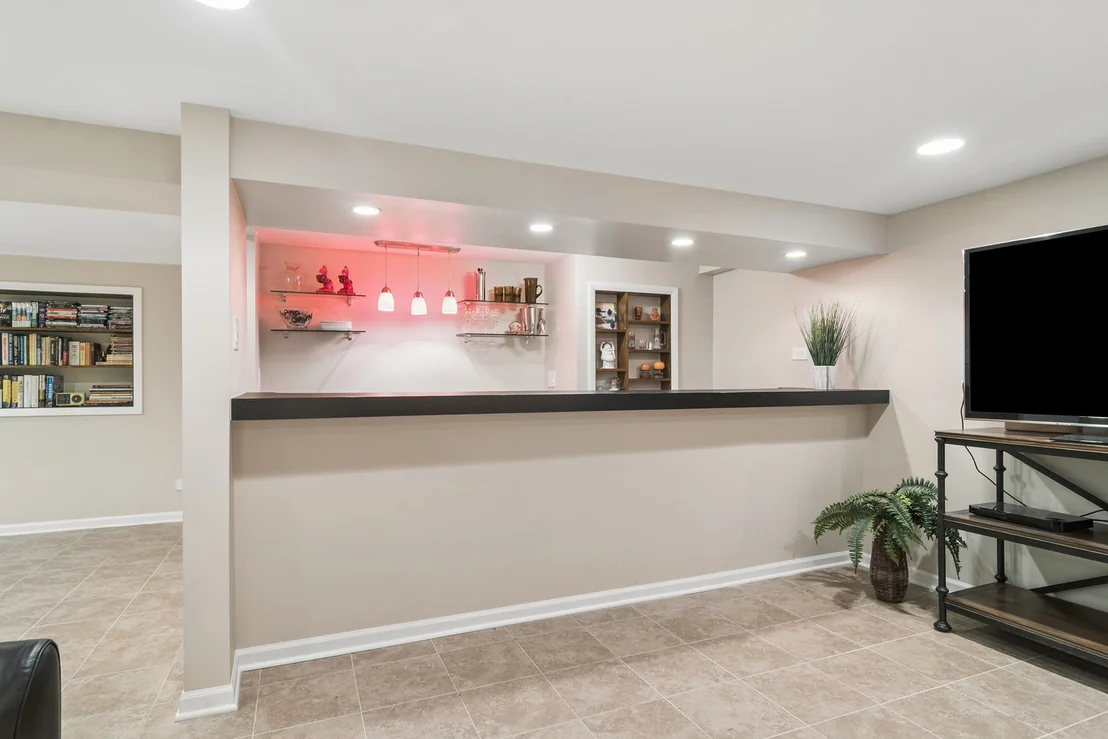Photo of 562 E Carpenter Drive