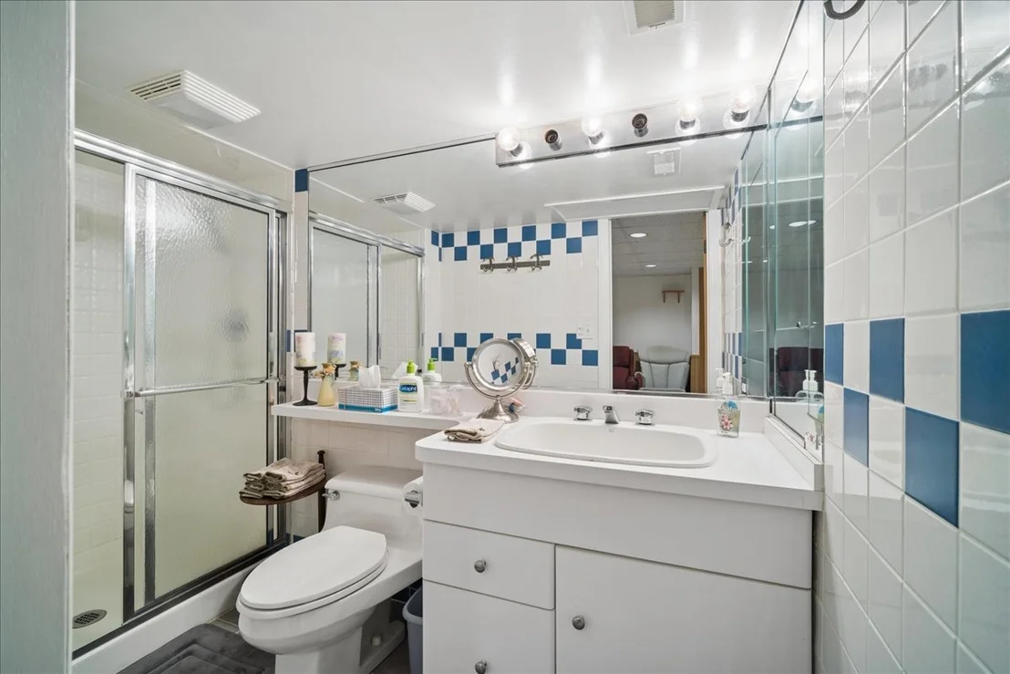Photo of 1112 Whitfield Road