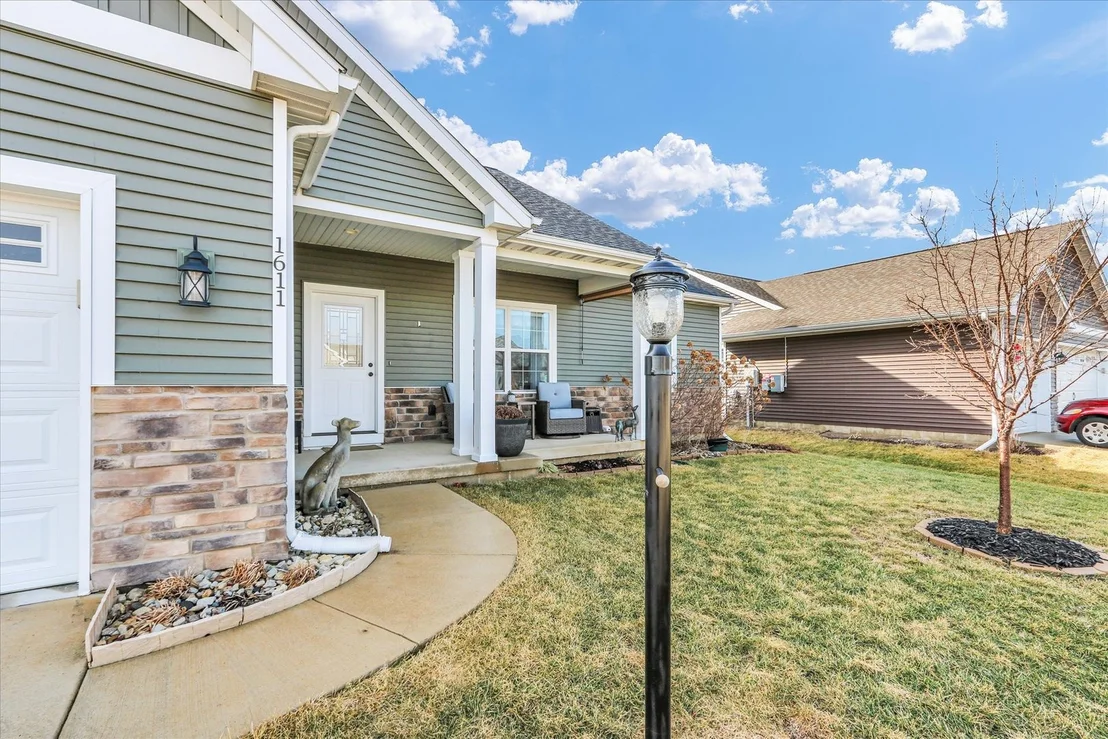 Photo of 1611 E Vernon Drive