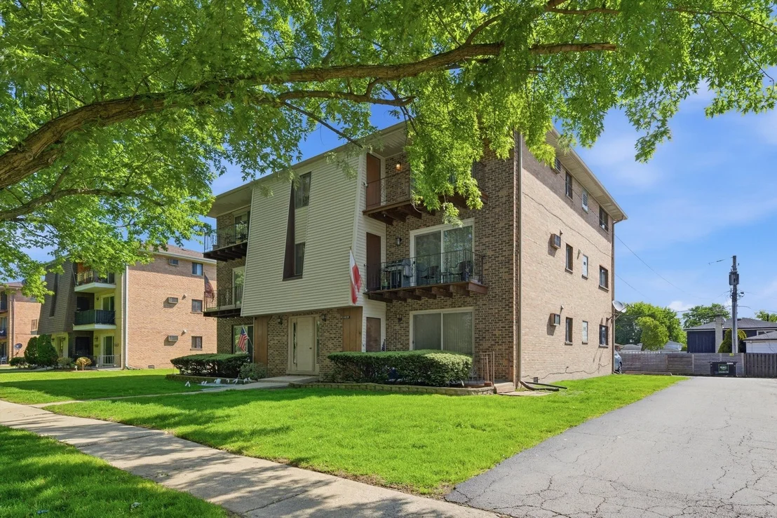Photo of Unit 3B at 8039 Beloit Avenue