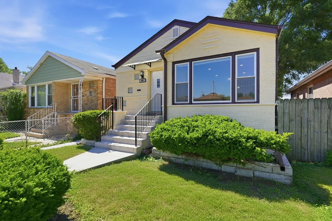 Photo of 415 W 95th Place