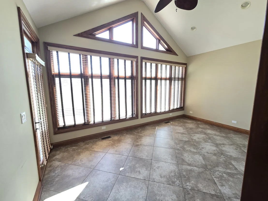 Photo of 839 Parkside Avenue N