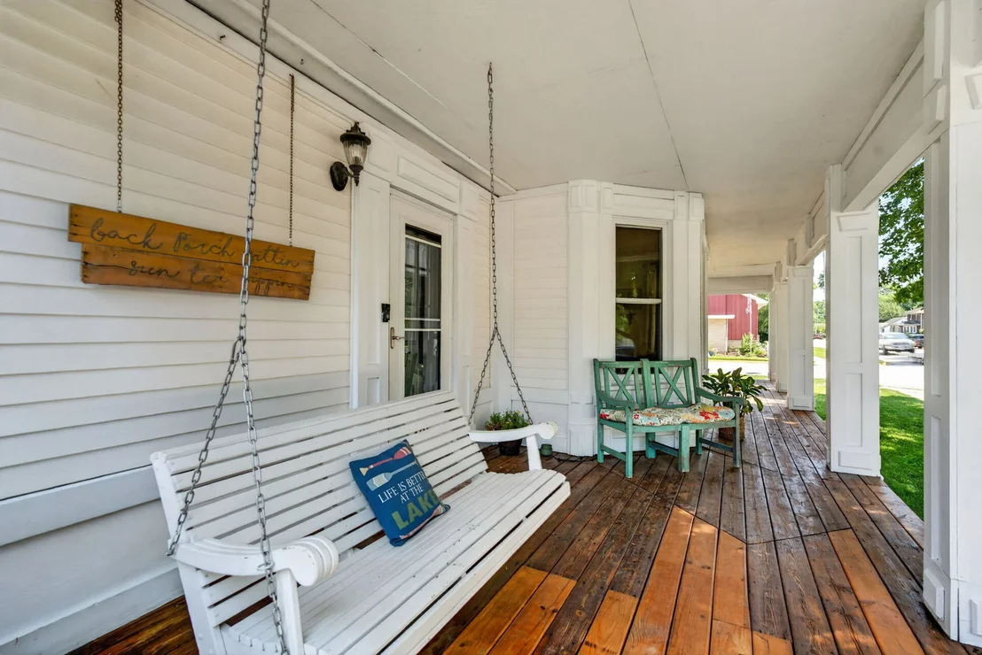 Photo of 105 N Main St