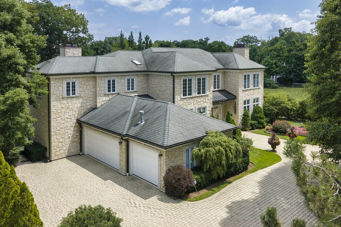 Photo of 621 Sheridan Road