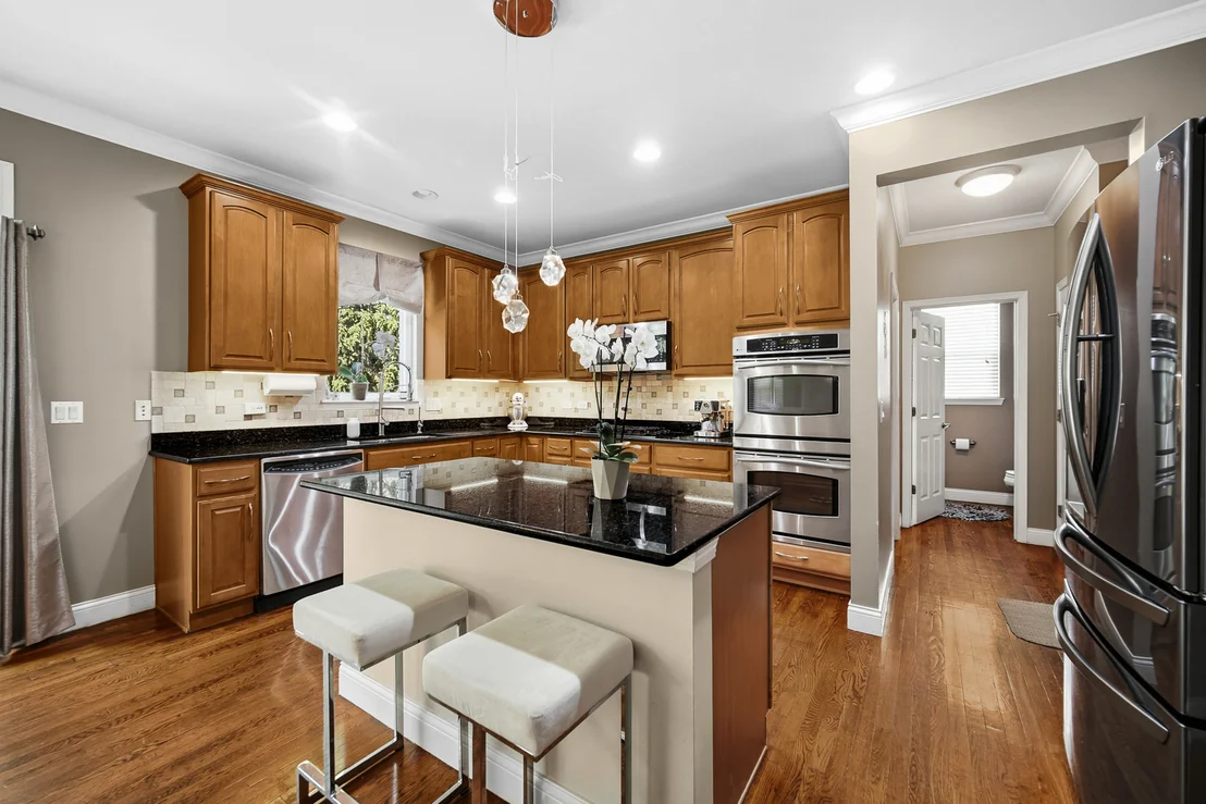 Photo of 385 Post Oak Circle