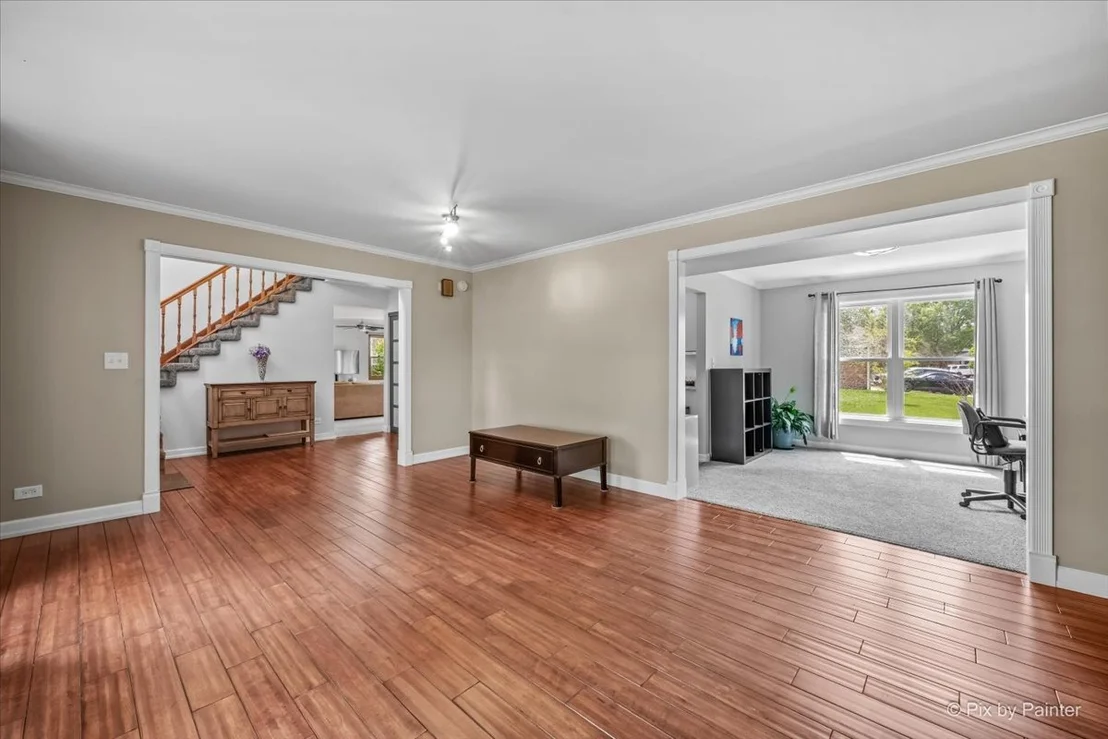 Photo of 658 WAINSFORD Drive