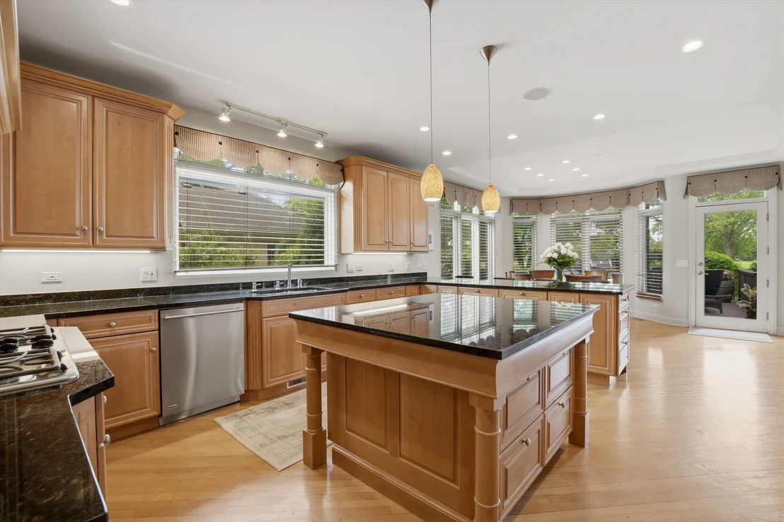 Photo of 809 Edgemont Lane