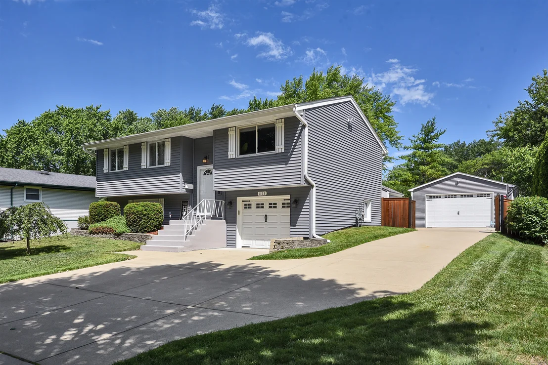 Photo of 1328 Cabot Lane