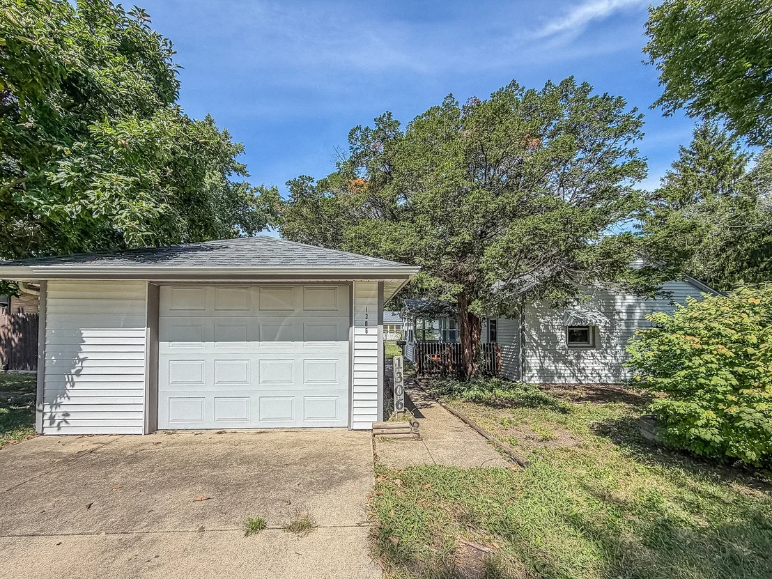 Photo of 1306 Stout Drive