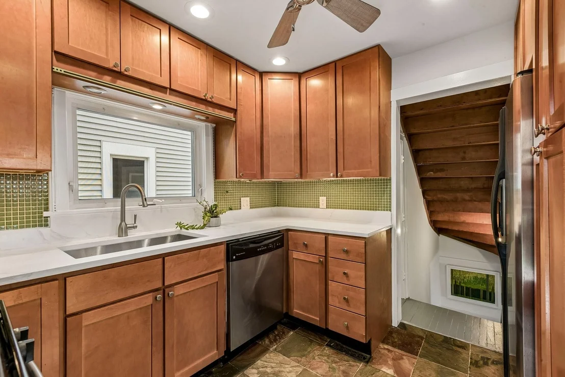 Photo of 848 Carpenter Avenue