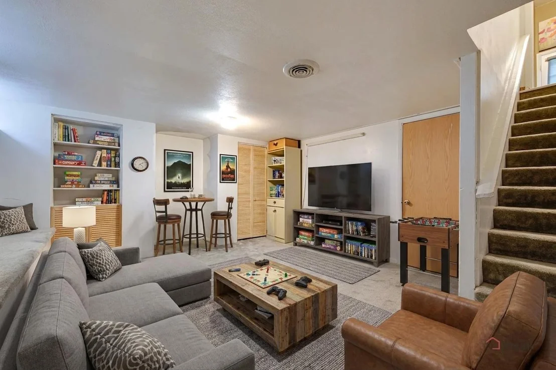 Photo of 32 N Albert Street