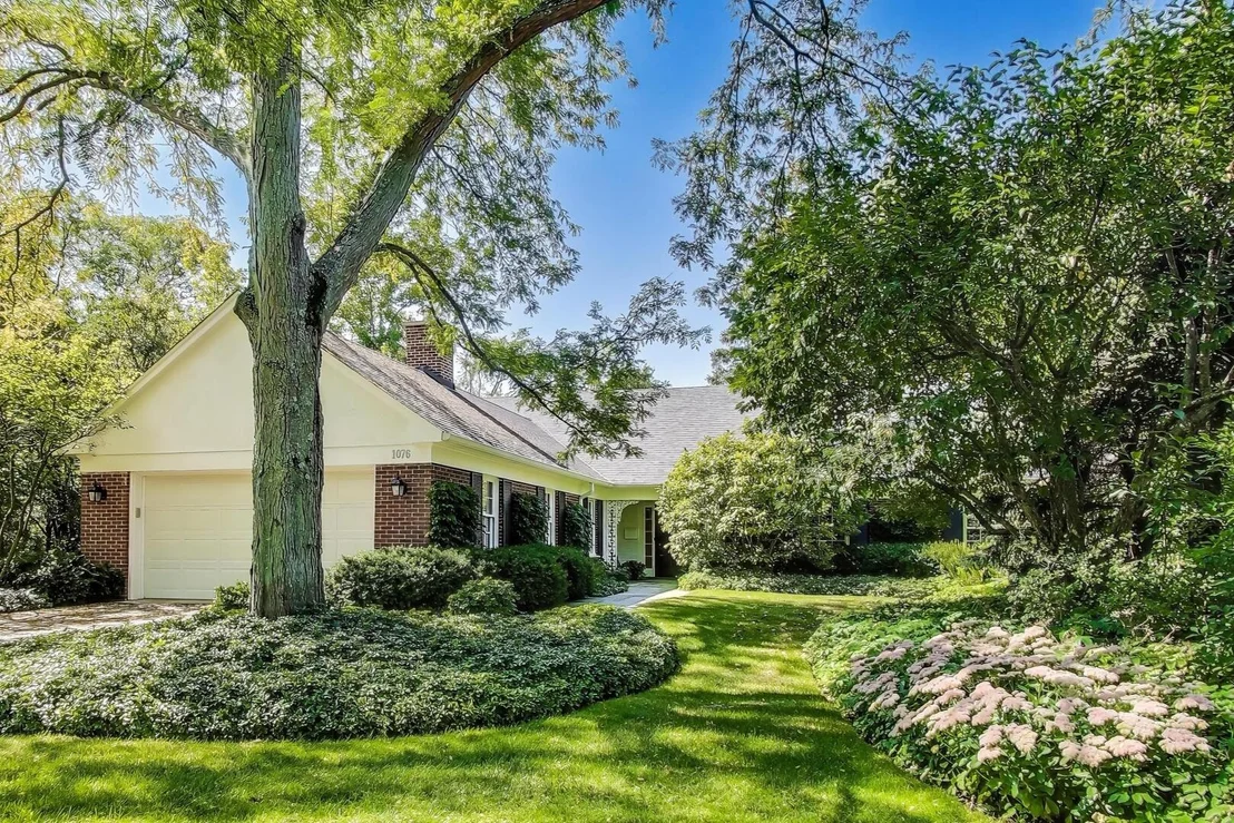 Photo of 1076 Old Elm Lane