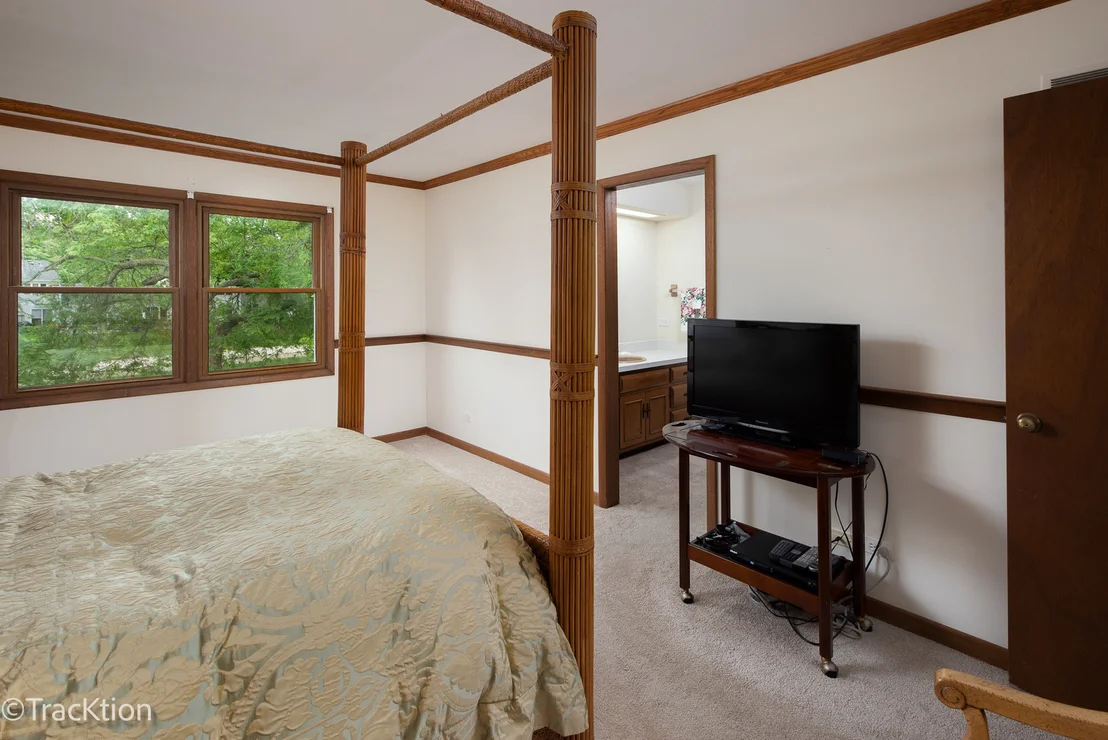 Photo of 1229 W Bauer Road