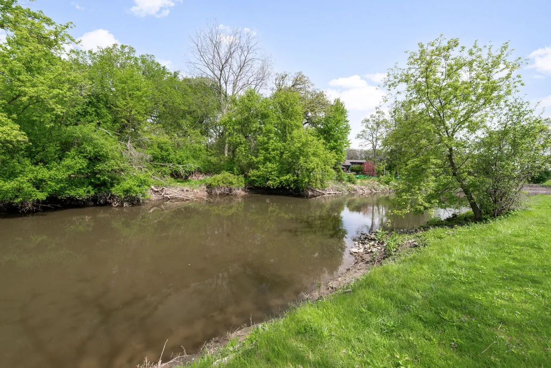 Photo of 910 Red Fox Lane