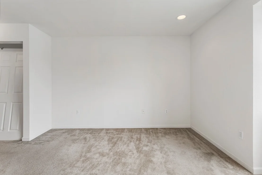 Photo of Unit 205 at 2406 Windward Boulevard
