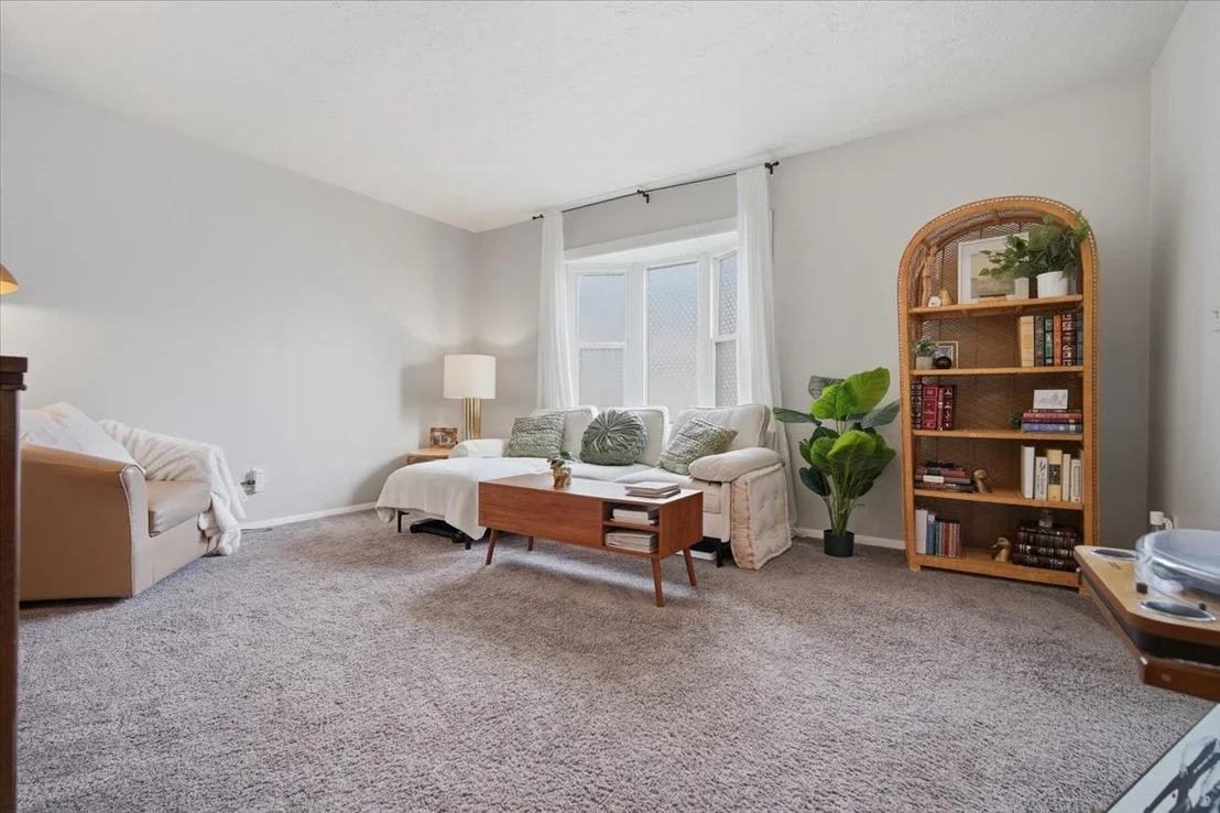 Photo of Unit B at 1546 Hunt Drive