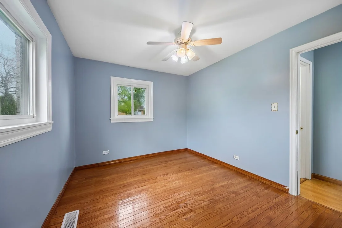 Photo of 670 Lakeview Lane