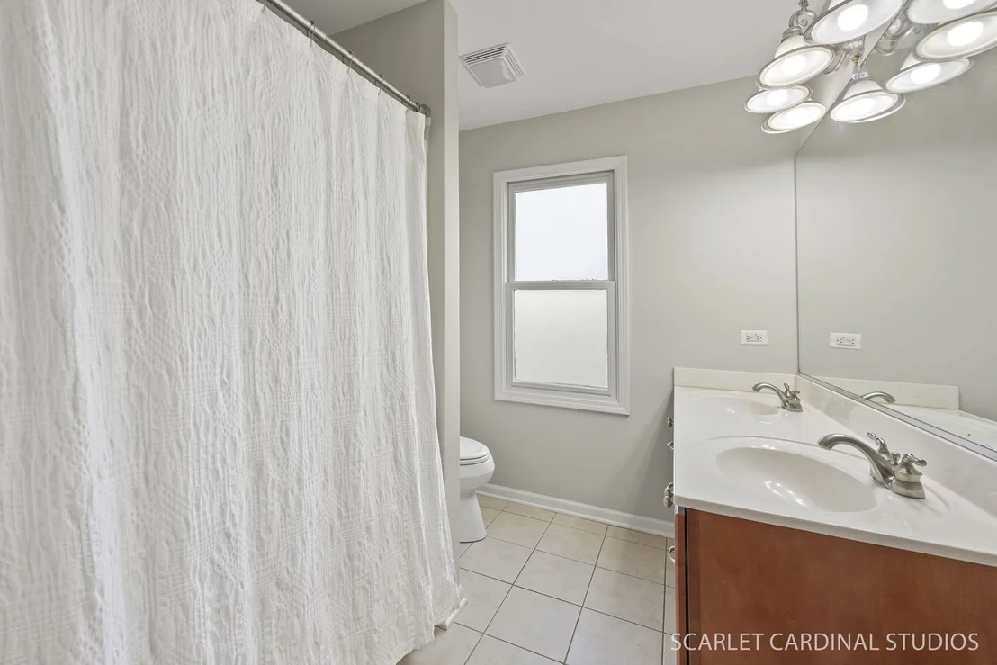 Photo of 208 Amherst Court