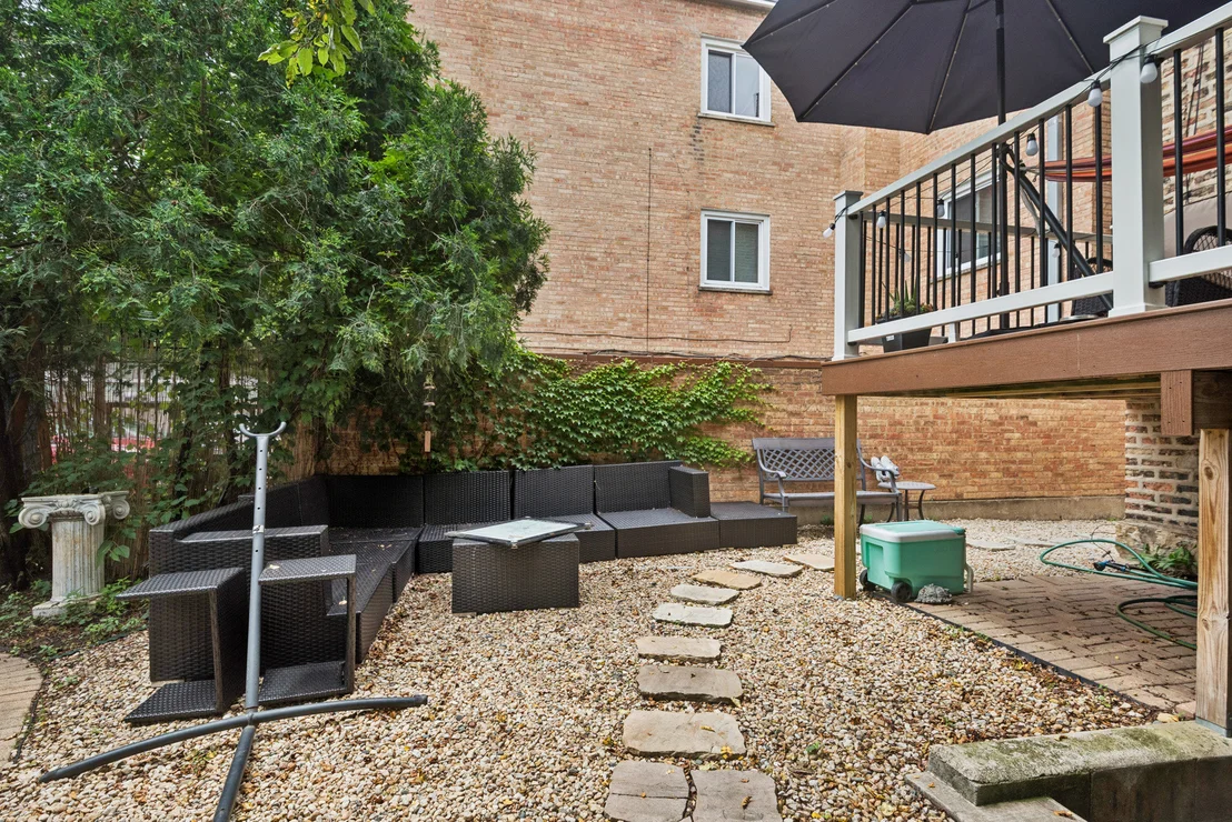 Photo of 1329 W Pratt Boulevard