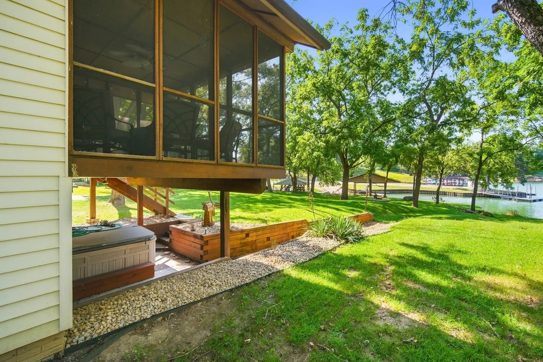 Photo of 154 Beachview Court