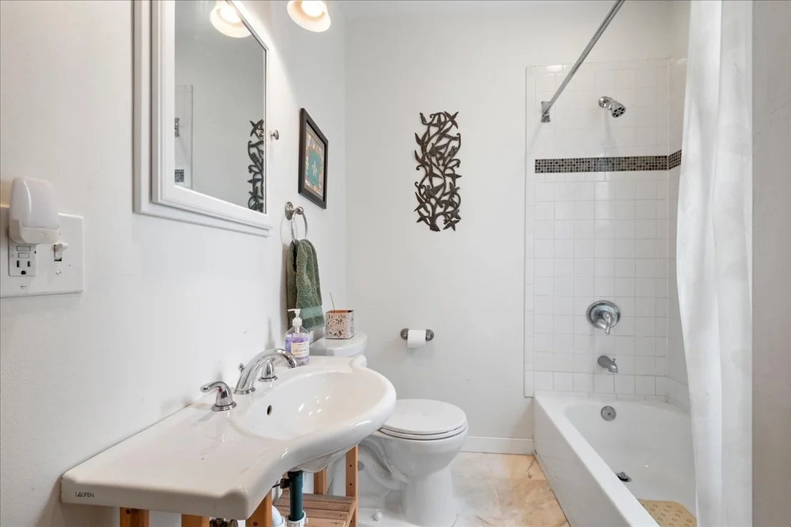 Photo of 1621 Florence Avenue